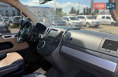 Минивэн Volkswagen Multivan 2012 в 