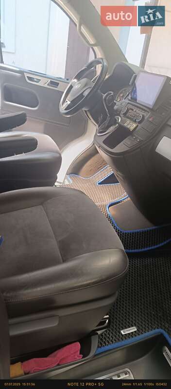 Минивэн Volkswagen Multivan 2011 в Киеве