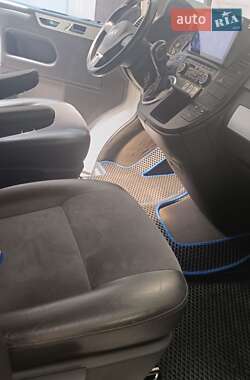 Минивэн Volkswagen Multivan 2011 в 