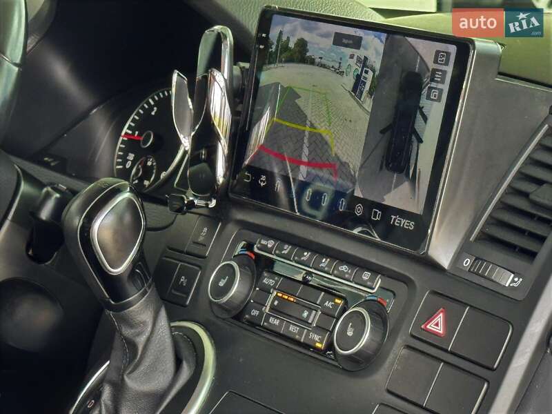 Мінівен Volkswagen Multivan 2014 в Дніпрі