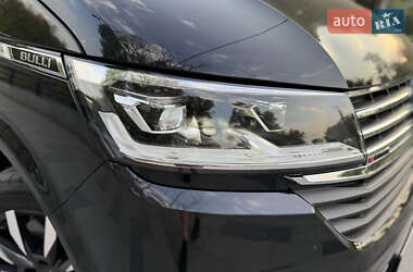 Минивэн Volkswagen Multivan 2023 в 