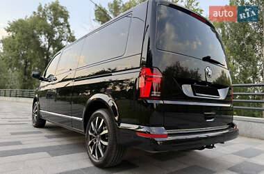 Минивэн Volkswagen Multivan 2023 в 