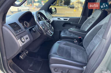 Минивэн Volkswagen Multivan 2010 в 