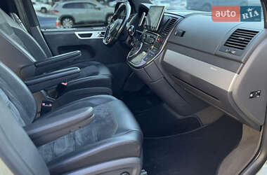 Минивэн Volkswagen Multivan 2010 в 