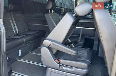 Минивэн Volkswagen Multivan 2010 в 