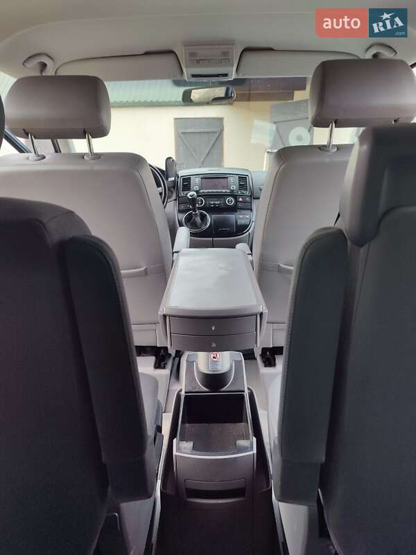 Минивэн Volkswagen Multivan 2004 в Камне-Каширском