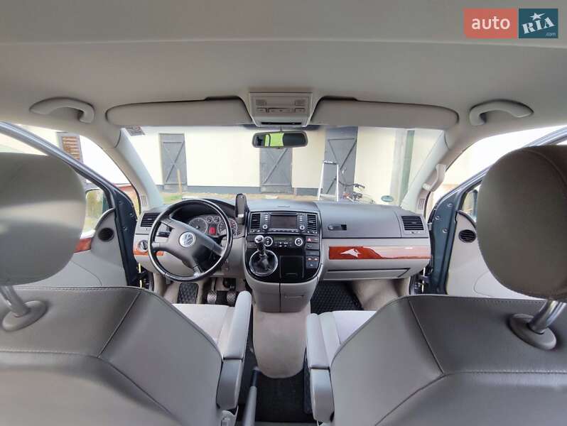 Минивэн Volkswagen Multivan 2004 в Камне-Каширском