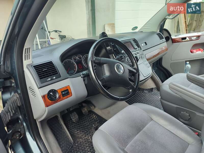 Минивэн Volkswagen Multivan 2004 в Камне-Каширском