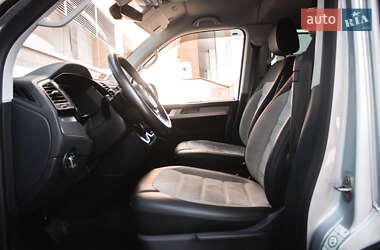 Минивэн Volkswagen Multivan 2017 в 