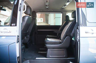 Минивэн Volkswagen Multivan 2017 в 