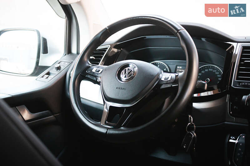 Мінівен Volkswagen Multivan 2017 в Києві