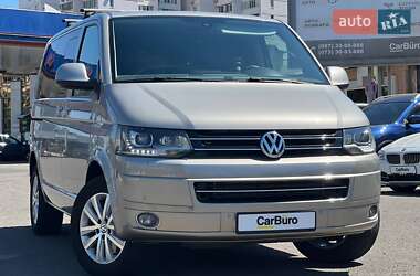 Минивэн Volkswagen Multivan 2015 в 