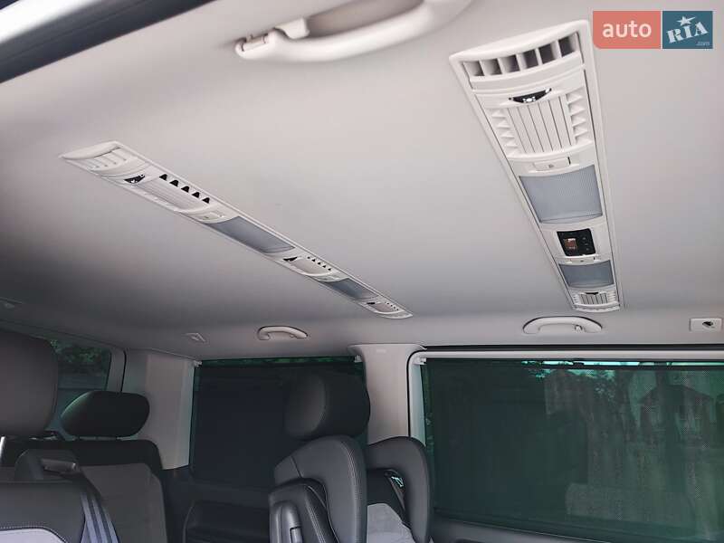 Минивэн Volkswagen Multivan 2019 в Черновцах