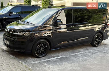 Минивэн Volkswagen Multivan 2022 в 