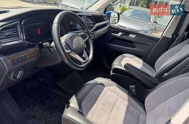 Минивэн Volkswagen Multivan 2021 в 