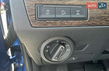 Минивэн Volkswagen Multivan 2021 в 