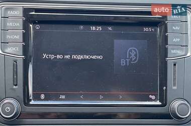 Минивэн Volkswagen Multivan 2019 в 