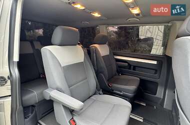Мінівен Volkswagen Multivan 2013 в 