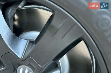 Минивэн Volkswagen Multivan 2011 в 