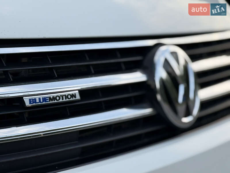 Минивэн Volkswagen Multivan 2011 в Хмельницком