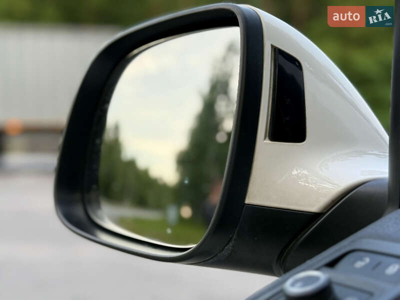 Минивэн Volkswagen Multivan 2011 в Хмельницком