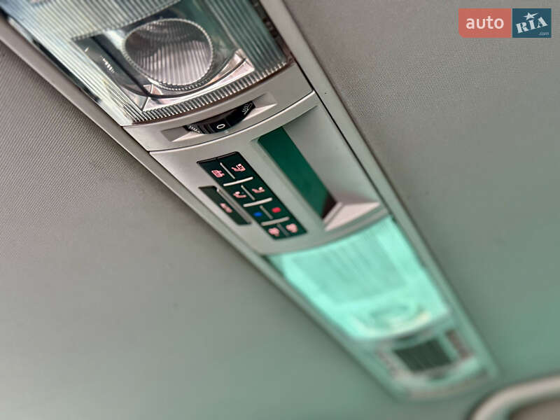 Минивэн Volkswagen Multivan 2011 в Хмельницком