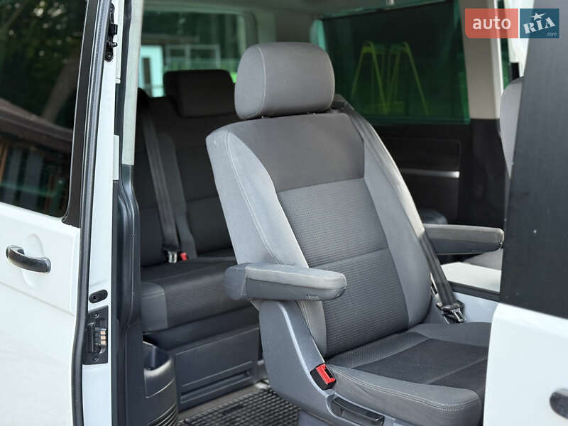 Минивэн Volkswagen Multivan 2011 в Хмельницком