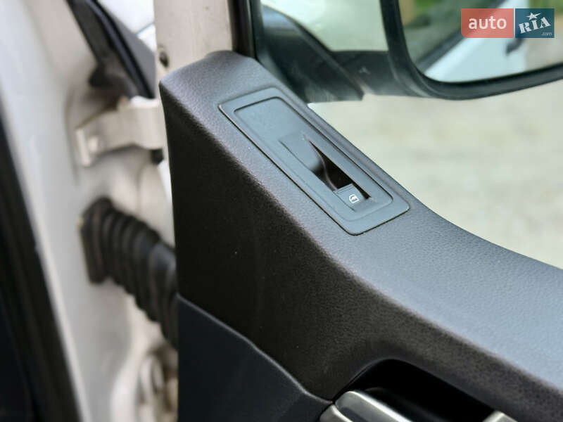 Минивэн Volkswagen Multivan 2011 в Хмельницком