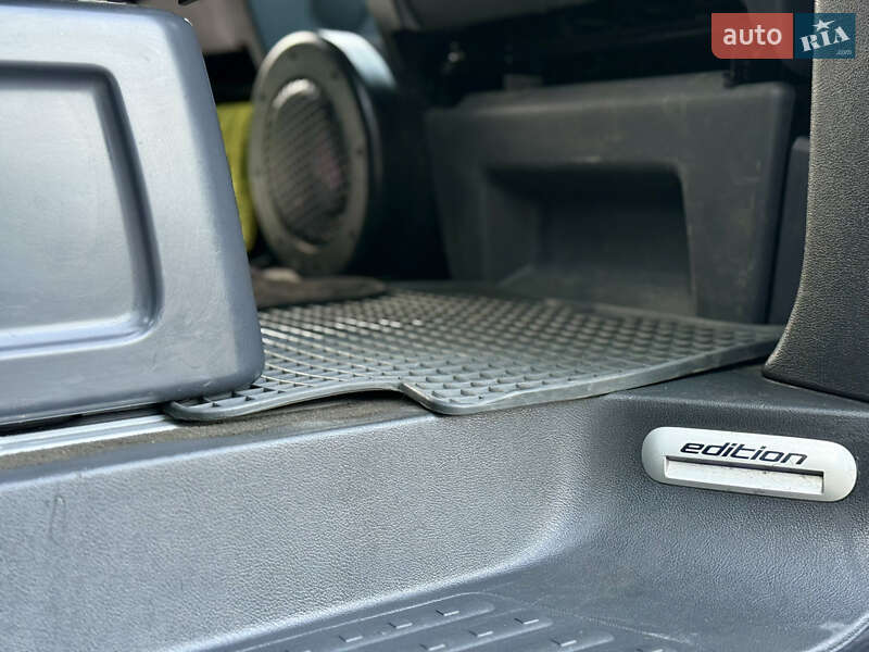 Минивэн Volkswagen Multivan 2011 в Хмельницком