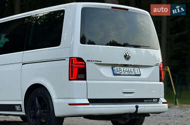 Минивэн Volkswagen Multivan 2011 в 