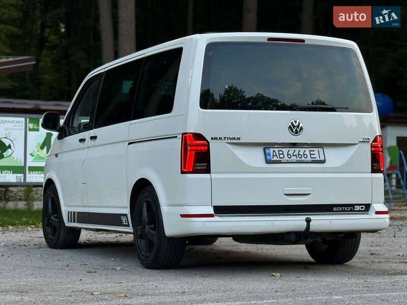 Минивэн Volkswagen Multivan 2011 в Хмельницком