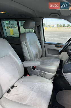 Минивэн Volkswagen Multivan 2011 в 