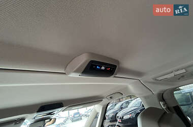 Минивэн Volkswagen Multivan 2023 в 