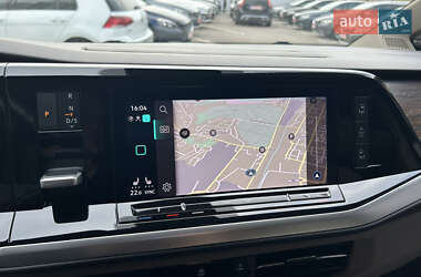 Минивэн Volkswagen Multivan 2023 в 