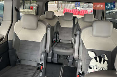 Минивэн Volkswagen Multivan 2023 в 
