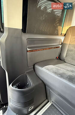Минивэн Volkswagen Multivan 2015 в 