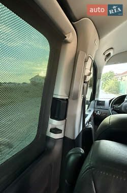 Минивэн Volkswagen Multivan 2015 в 