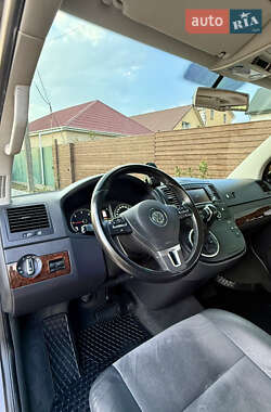 Минивэн Volkswagen Multivan 2015 в 