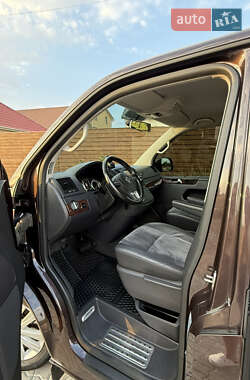 Минивэн Volkswagen Multivan 2015 в 