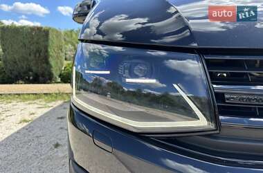 Мінівен Volkswagen Multivan 2016 в 