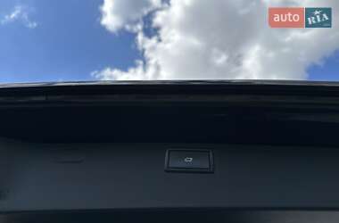 Мінівен Volkswagen Multivan 2016 в 
