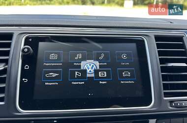 Мінівен Volkswagen Multivan 2016 в 