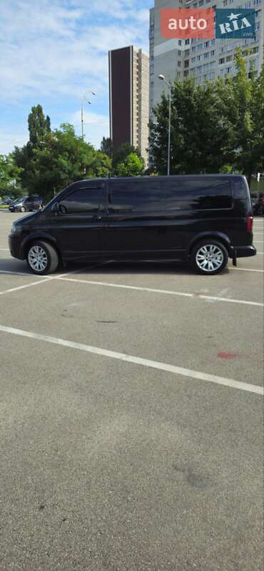 Минивэн Volkswagen Multivan 2013 в Киеве