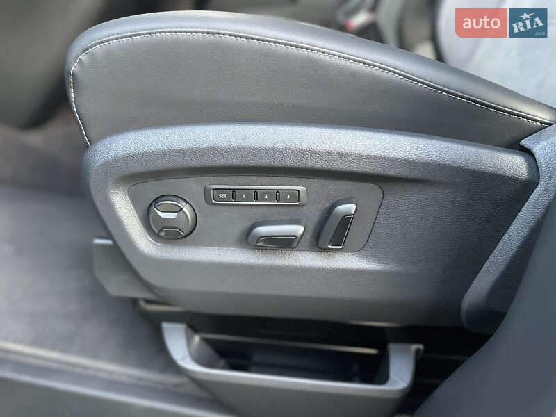 Мінівен Volkswagen Multivan 2024 в Києві