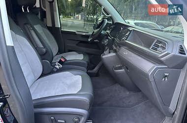 Минивэн Volkswagen Multivan 2024 в 