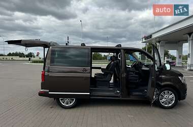 Минивэн Volkswagen Multivan 2016 в 