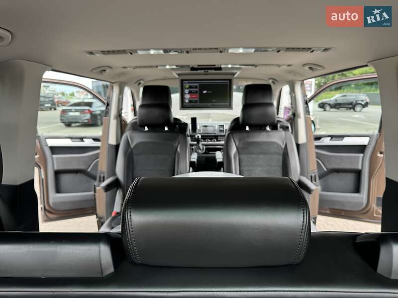 Минивэн Volkswagen Multivan 2016 в Ровно