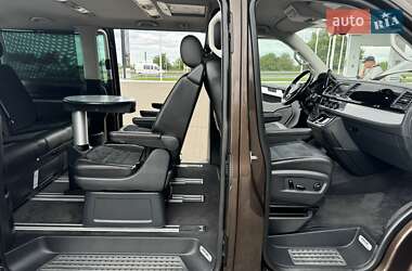 Минивэн Volkswagen Multivan 2016 в 