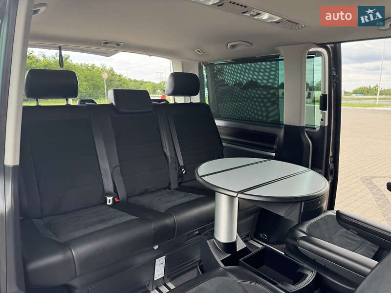 Минивэн Volkswagen Multivan 2016 в Ровно