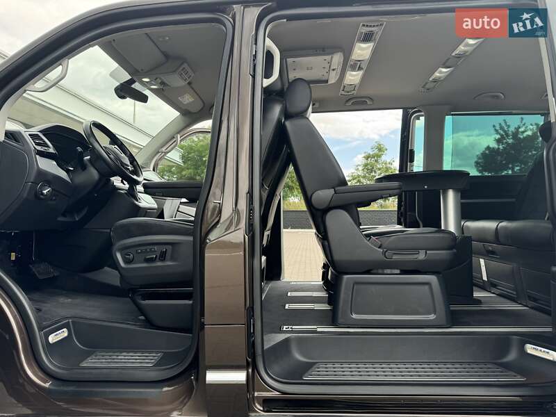 Минивэн Volkswagen Multivan 2016 в Ровно